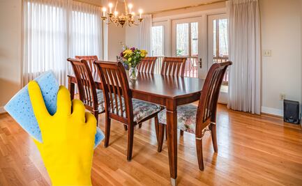 ¿Cómo limpiar y darle brillo a tus muebles de madera? Sigue estos pasos