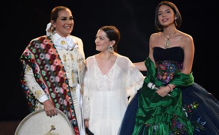 Brillan Ángela Aguilar, Natalia Lafourcade y Aída Cuevas en los Grammy