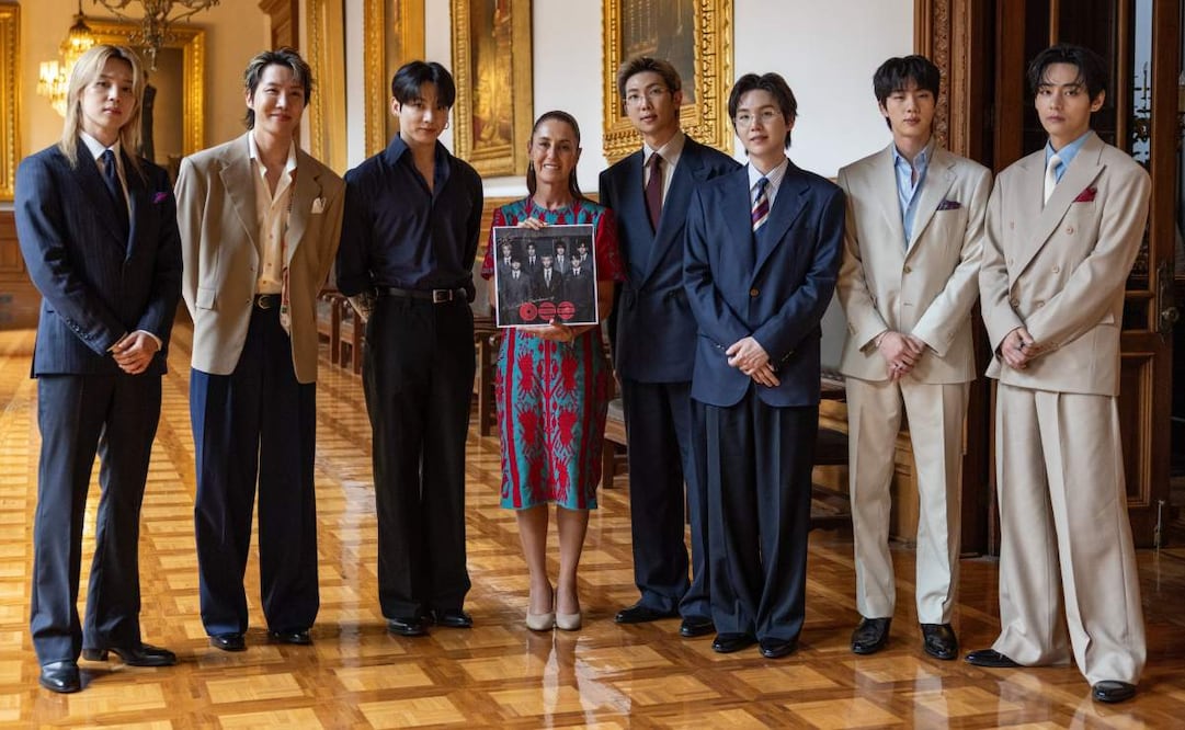 Claudia Sheinbaum se reúne con el grupo de K-POP BTS en Palacio Nacional (06/05/2026). Foto: X @Claudiashein