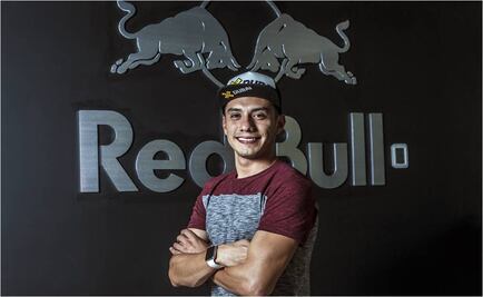 Clavadista mexicano presume hazaña en cataratas Victoria