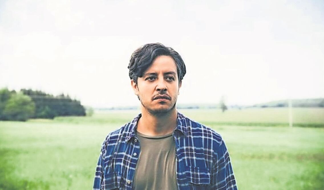 El actor mexicano fue dirigido por el director Phillipe Falardeu; en la historia de la película lleva el papel de un campesino que es contratado por una familia de Quebec. Foto: Cortesía