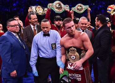 ¿Reunión clave para llevar al Canelo al Azteca?