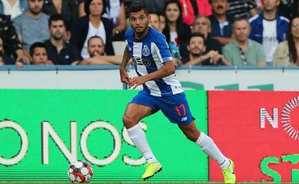 'Tecatito' Corona, opción para reforzar al Chelsea