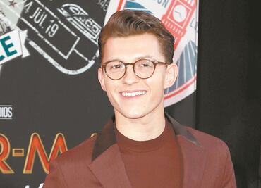 Tom Holland presume sus músculos para el rodaje "Uncharted"