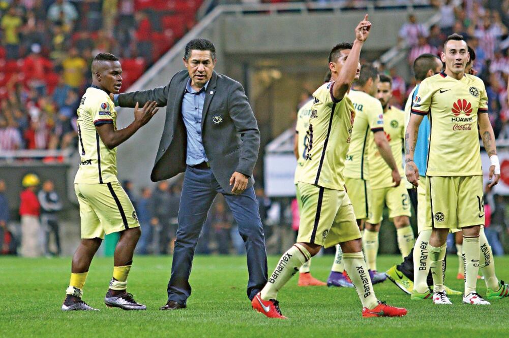 El técnico americanista tiene a su equipo en el segundo puesto del torneo (SANDRA BAUTISTA. IMAGO7)