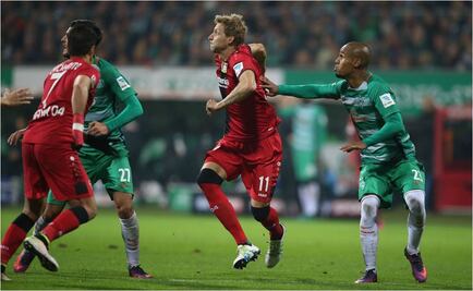 "Chicharito" no evita la derrota ante Werder Bremen