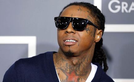 Expulsan a Lil Wayne de avión por fumar mariguana