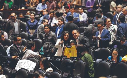 Diputadas se ponen en la barrera y paran desafuero del Cuau