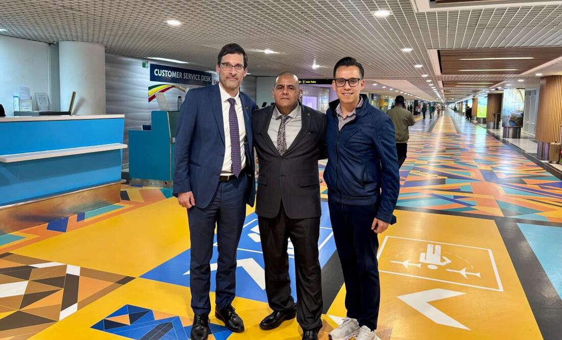 Jesús Muñoz, mexicano repatriado desde Sudán del Sur, llega a la Ciudad de México este domingo 7 de septiembre de 2025. Foto: SRE