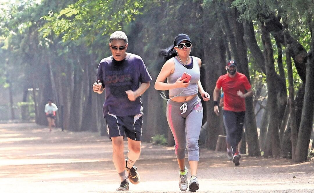 Los expertos piden evitar actividades deportivas, recreativas u otras que requieran esfuerzos físicos "vigorosos" al aire libre. /Archivo - EL UNIVERSAL
