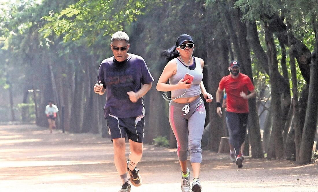 Los expertos piden evitar actividades deportivas, recreativas u otras que requieran esfuerzos físicos "vigorosos" al aire libre. /Archivo - EL UNIVERSAL