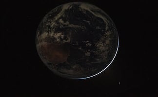 Artemis II: ¿Por qué la Tierra aparece con un borde brillante en las fotos reveladas?; esto explica la NASA