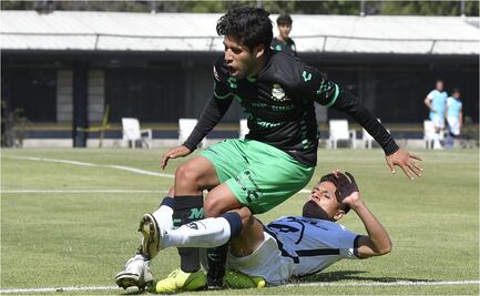 Jugador de Pumas provoca impactante lesión a rival de Santos