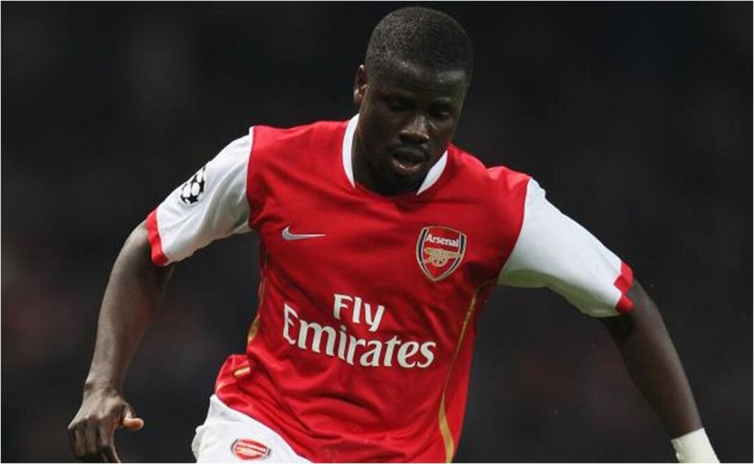 Arsenal ayudará a Eboué