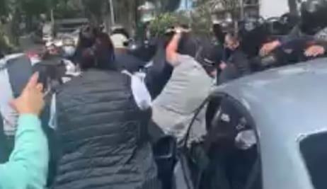 Raiders de Arboledas se enfrentan a golpes con policías municipales de Atizapán