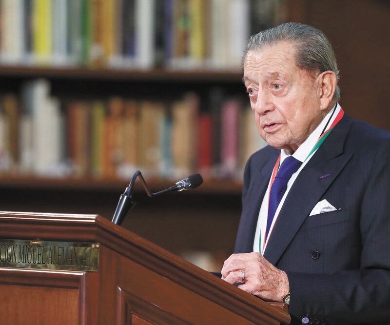 Miguel Alemán Velasco expuso que el debate político en el país cambió en forma y contenido debido al acceso a la red mundial. Foto/DIEGO SIMÓN SÁNCHEZ. EL UNIVERSAL