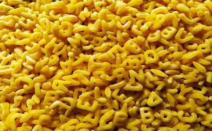 Cocina una sopa de letras para combatir a la lluvia y el frío