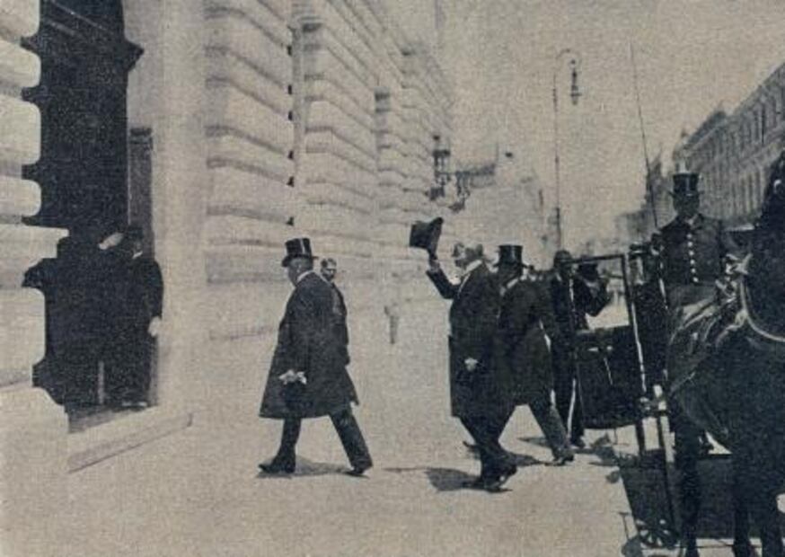 El día que se emitió el primer cheque para el Banco de México