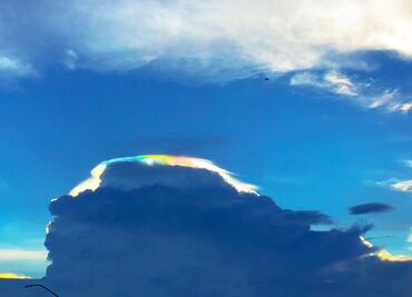 Arcoíris "de fuego" ilumina Delicias, en Chihuahua
