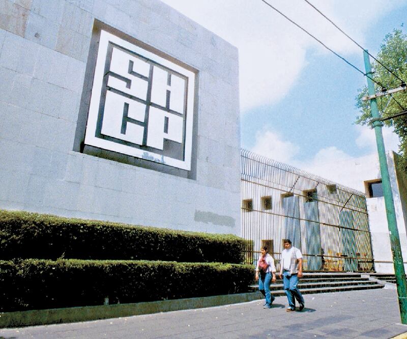 Esto permitirá que las instituciones de crédito cuenten con un marco normativo completo y a su vez alineado a los estándares prudenciales internacionales, aseguró Hacienda. Foto: Archivo / EL UNIVERSAL