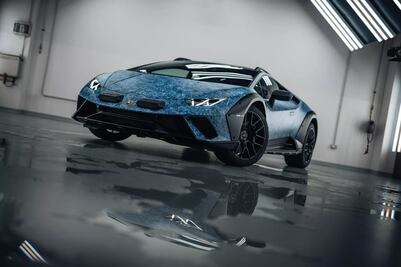 Lamborghini Huracán Sterrato Opera Única: pintado con patrón de aniversario