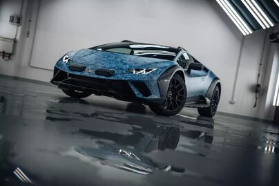 Lamborghini Huracán Sterrato Opera Única: pintado con patrón de aniversario