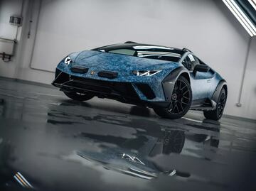 Lamborghini Huracán Sterrato Opera Única: pintado con patrón de aniversario