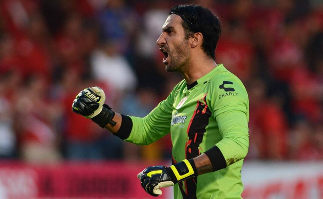 Sergio García celebra uno de los dos goles del Veracruz. Xinhua