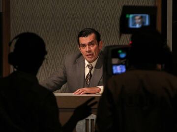 Jorge Salinas aceptó el papel en "Network" tras la terapia de su esposa Elizabeth Álvarez