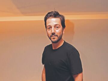 Diego Luna celebra a Claudia Sheinbaum, critica violencia