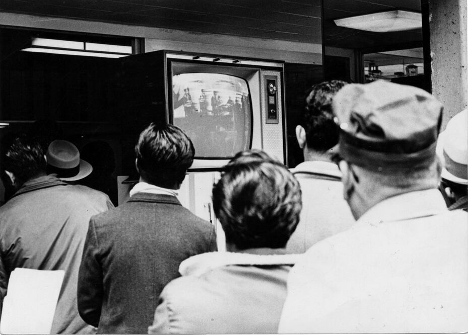 La Televisión: De bulbos a pantallas planas y contenidos de internet