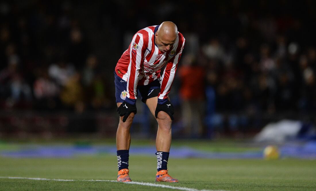 'Chicharito' Hernández no viajó con Chivas para el compromiso ante Mazatlán | FOTO: Imago7