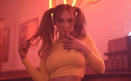 Belinda te desea buen lunes con foto en bikini