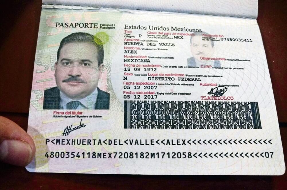 Mario Medina, primo de Karime Macías, esposa de Javier Duarte, fue detenido en el aeropuerto de Tapachula con pasaportes falsos con las fotografías del gobernador de Veracruz con licencia y su cónyugue. (FOTO: EFE)