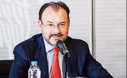 Diplomacy should be led by professionals