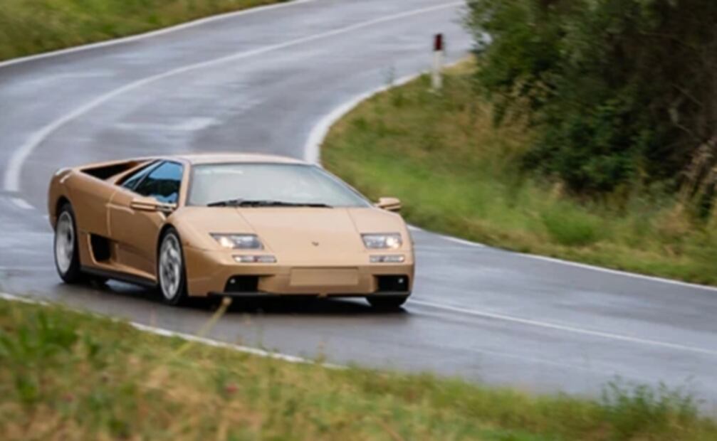 Así luce el Lamborghini Diablo dorado