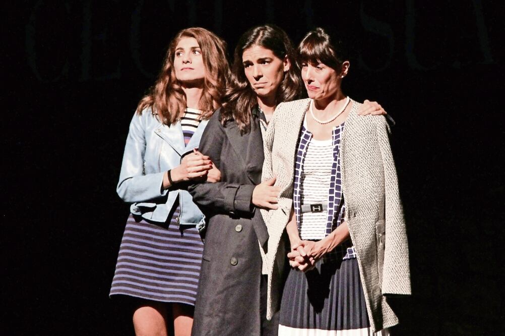 María Aura, Daniela Schmidt y Cecilia Suárez protagonizan el montaje (CARLOS MEJIA. EL UNIVERSAL)