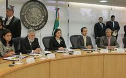 Comparecen titulares de Segob, PGR, CNS y Cisen por El Chapo