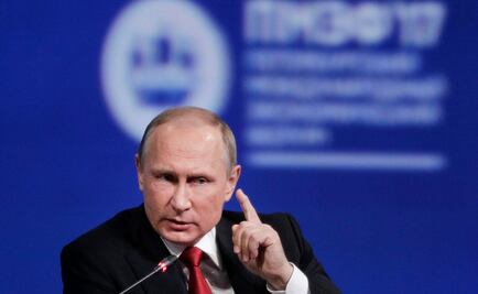 Putín dice que tuvo breve encuentro con Flynn en Moscú en 2015