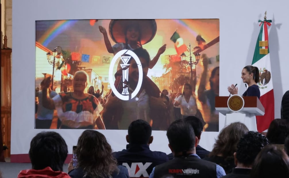 La presidenta de México, Claudia Sheinbaum Pardo, presentó en su mañanera una canción inédita del Grupo Intocable, que habla de las injusticias contras las personas migrantes. Foto: Fernanda Rojas / EL UNIVERSAL