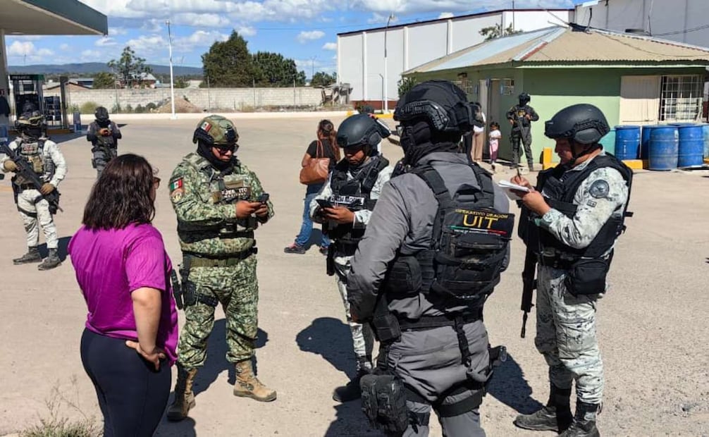 Regresan 275 personas desplazadas por la violencia a comunidades de Durango; fuerzas armadas mantendrán vigilancia.
Foto: Especial.
