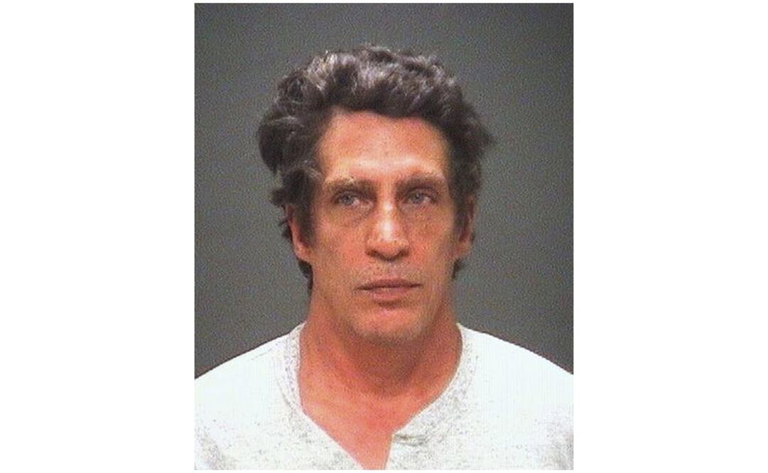 Bobby Hernández obligó a su hijo a vivir con diferentes nombres por 13 años; fue detenido (Foto: AP)