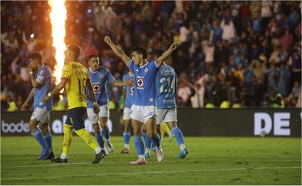 Cruz Azul golea al América en una noche redonda en casa 