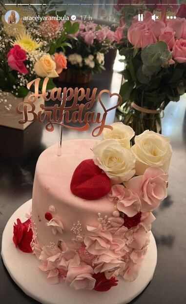 Aracely Arámbula celebró así su cumpleaños número 48