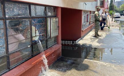 Inundaciones por lluvias dejan a vecinos entre lodo y agua estancada; “Perdimos todo”, declaran habitantes de la colonia Moctezuma