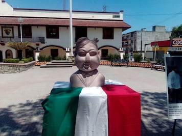 Del creador del polémico busto de Benito Juárez... develan ahora en SLP el de AMLO 