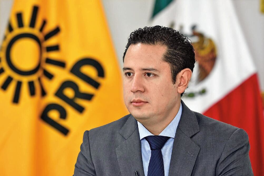 El presidente del Consejo Nacional del PRD, Ángel Ávila, dijo que el partido facultó a su secretario de Finanzas para iniciar el proceso y obtener un crédito (ARCHIVO EL UNIVERSAL)