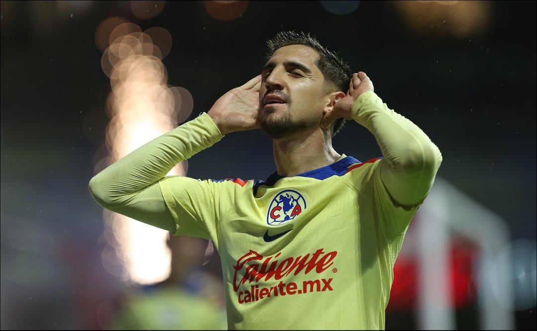 Diego Valdés anotó doblete en el Clásico Nacional ante Chivas - Foto: Imago7