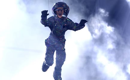 Katy Perry "vuela" en los MTV VMAs