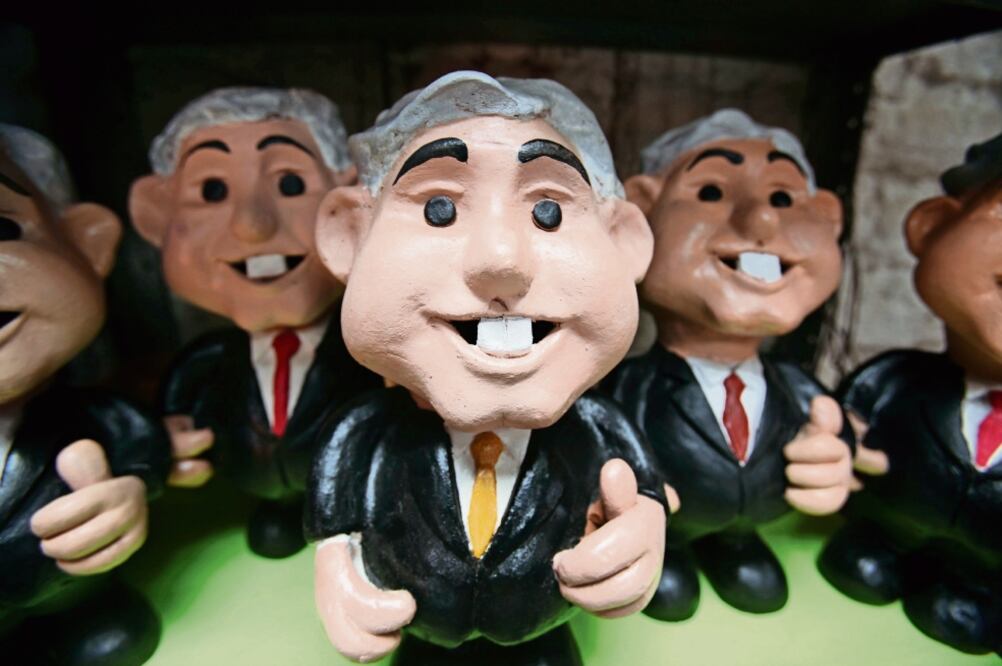 Las figuras cuestan 180 pesos y tienen un tamaño de 32 centímetros con un peso aproximado de 2.5 kilos cada una (JORGE ALVARADO. EL UNIVERSAL)